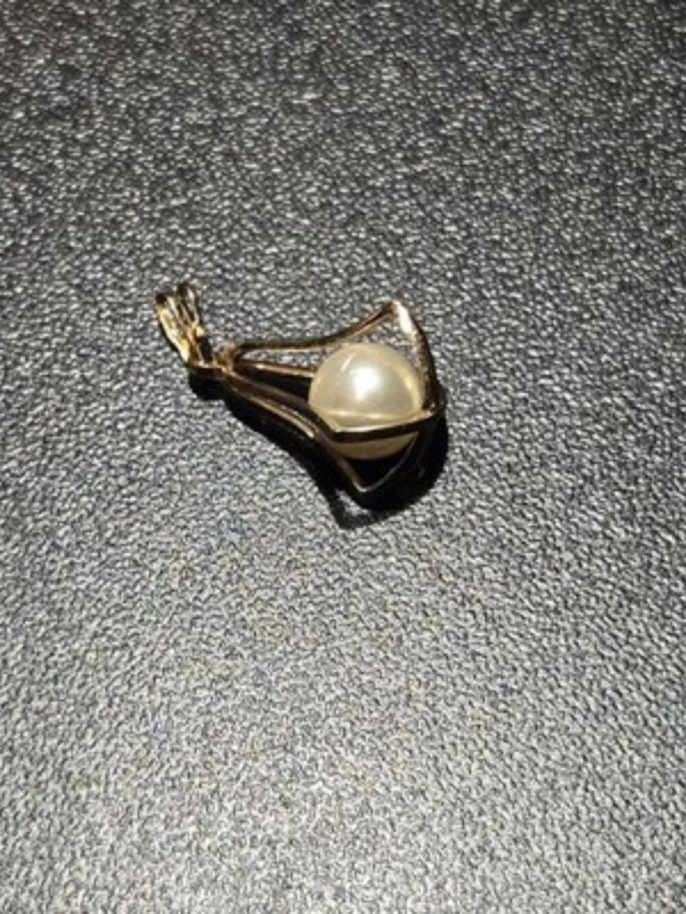 Gold Tone Necklace Charm Pendant Claw Shaped Setting With Faux Pearl